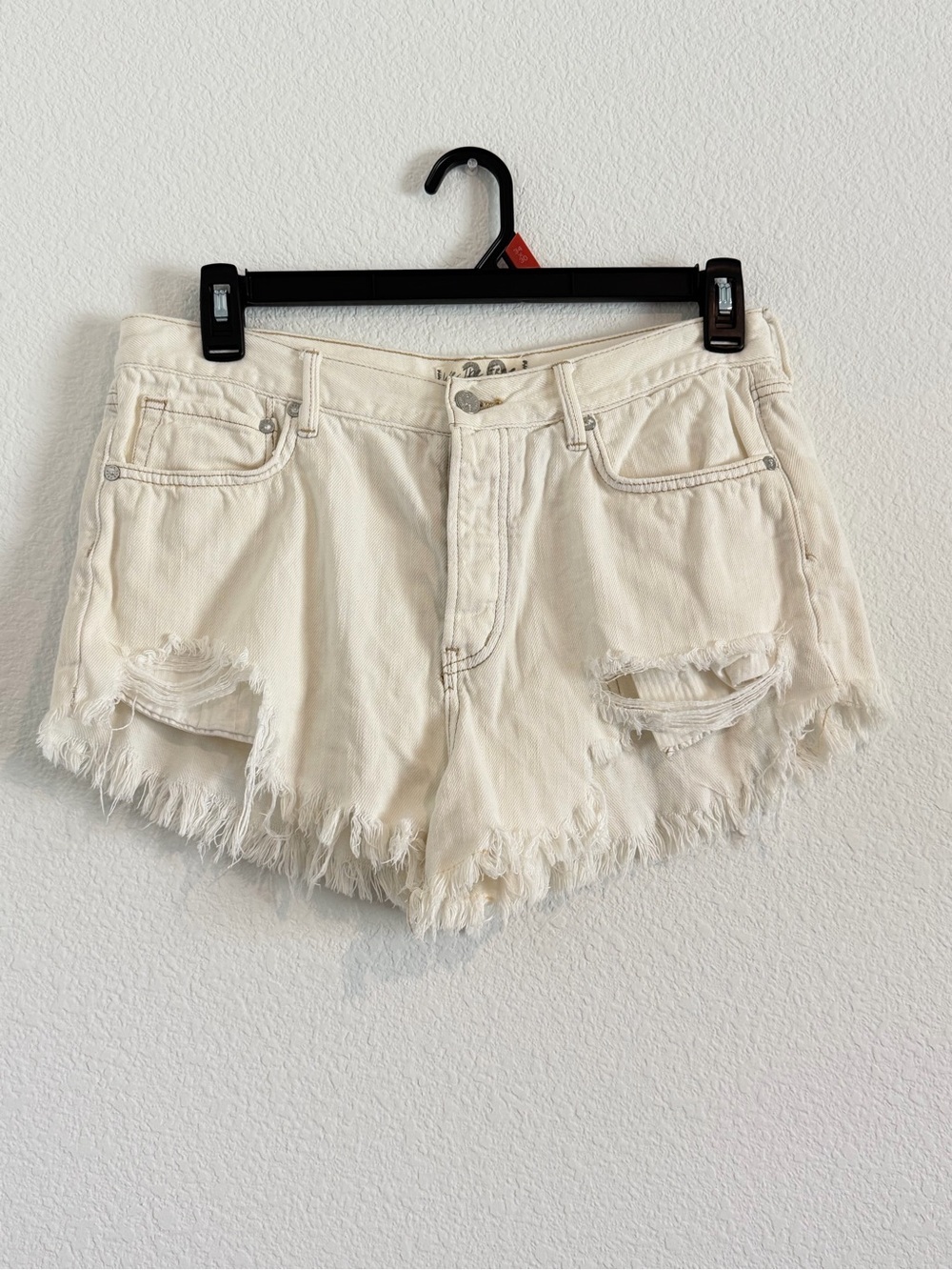Free People Ivory Distressed Denim Cutoff Shorts Size30